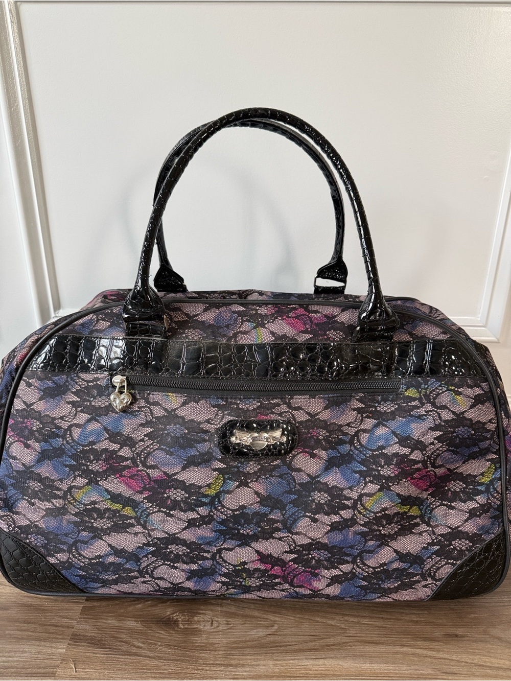 Kathy Van Zeeland 22-inch Rolling Weekender Duffle Bag Floral Lace